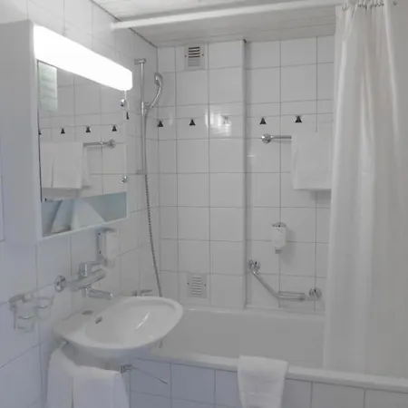 Apartment Sleeps 4 Wifi T313422